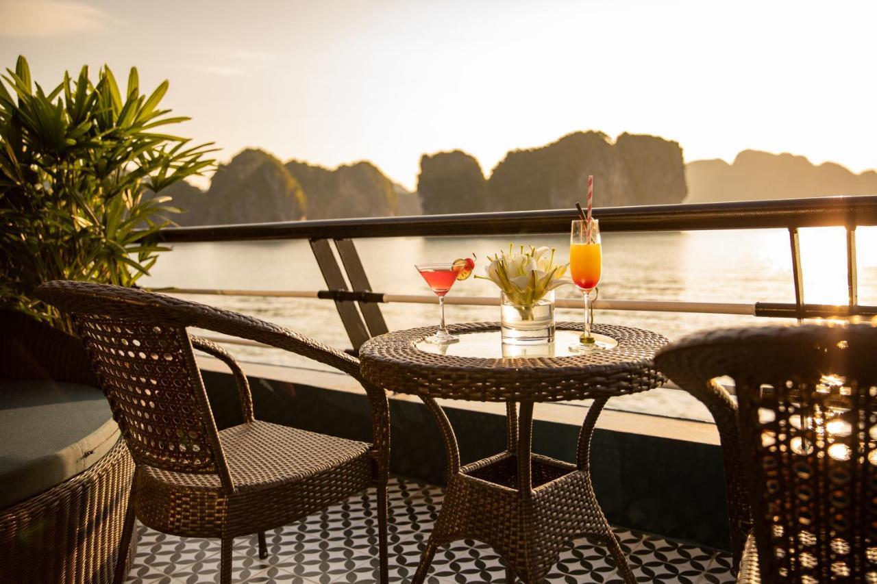 Hotel Rosy Cruises Hạ Long Exterior foto